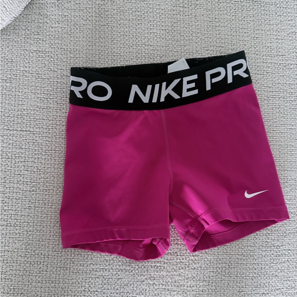 Nike pro pink shorts women’s XS